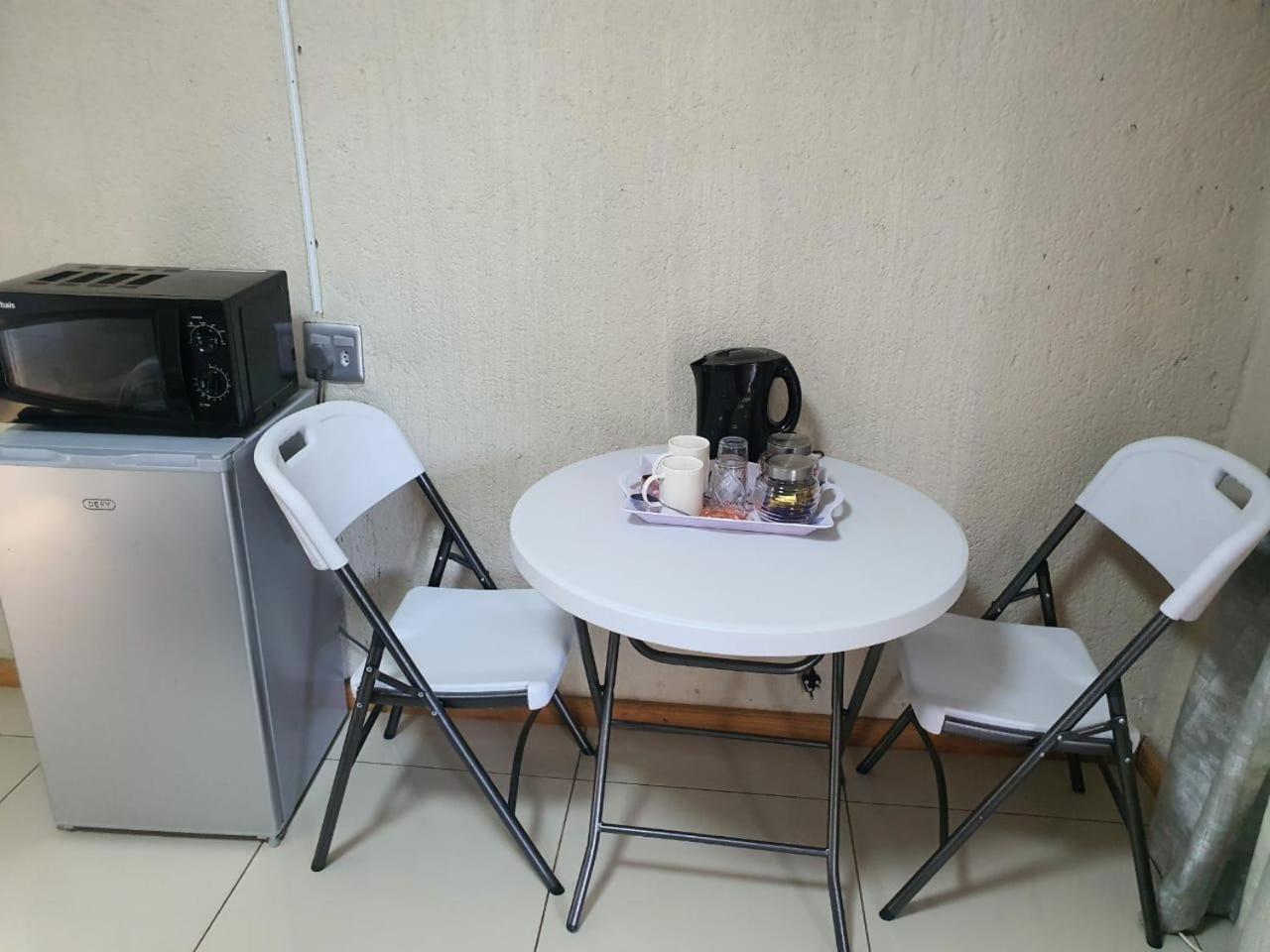 @ The Village Lodge هازيفيو المظهر الخارجي الصورة