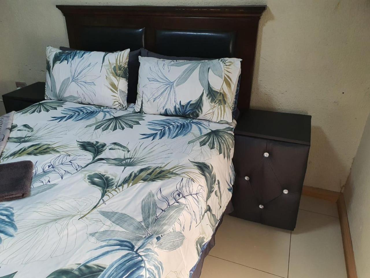 @ The Village Lodge هازيفيو المظهر الخارجي الصورة