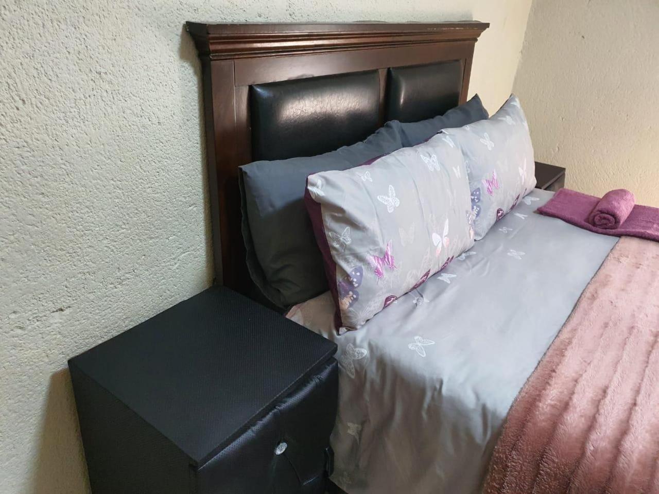 @ The Village Lodge هازيفيو المظهر الخارجي الصورة