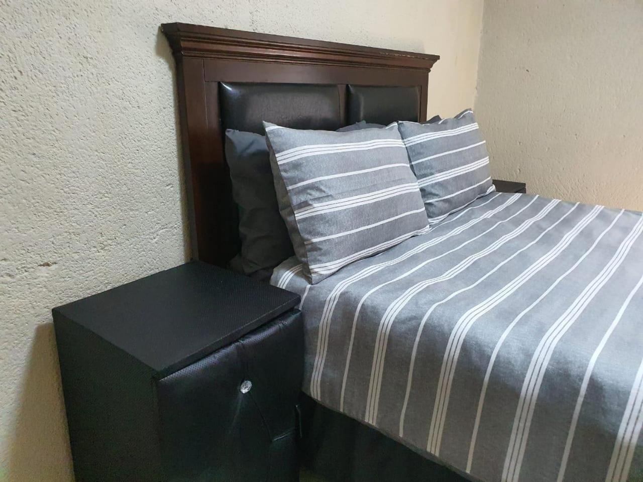 @ The Village Lodge هازيفيو المظهر الخارجي الصورة
