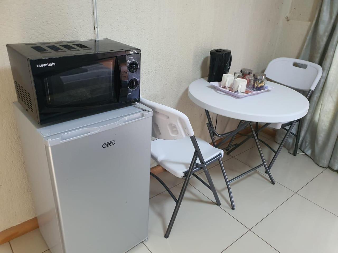 @ The Village Lodge هازيفيو المظهر الخارجي الصورة